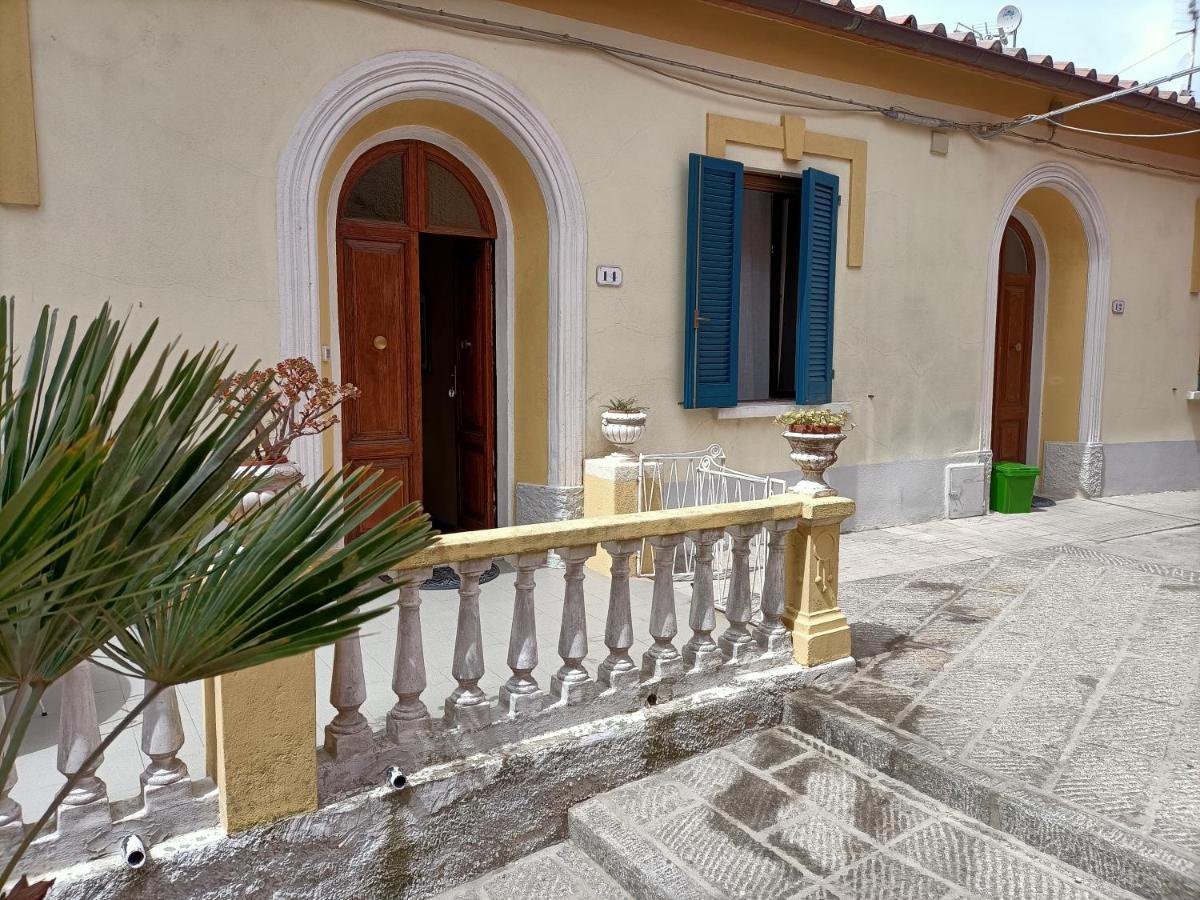 La Terrazza Nel Cuore Di Capoliveri Luaran gambar