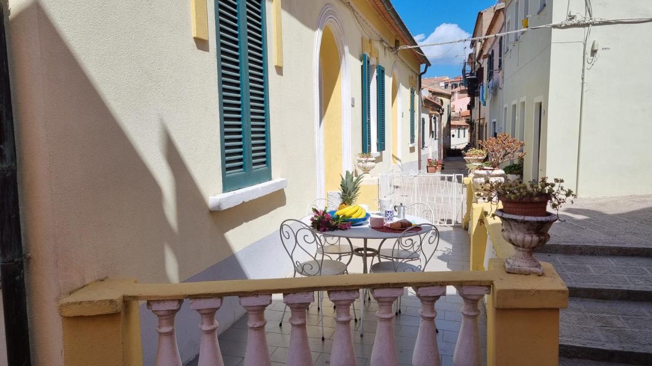 La Terrazza Nel Cuore Di Capoliveri Luaran gambar